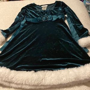 Dressy green dress that sparkles